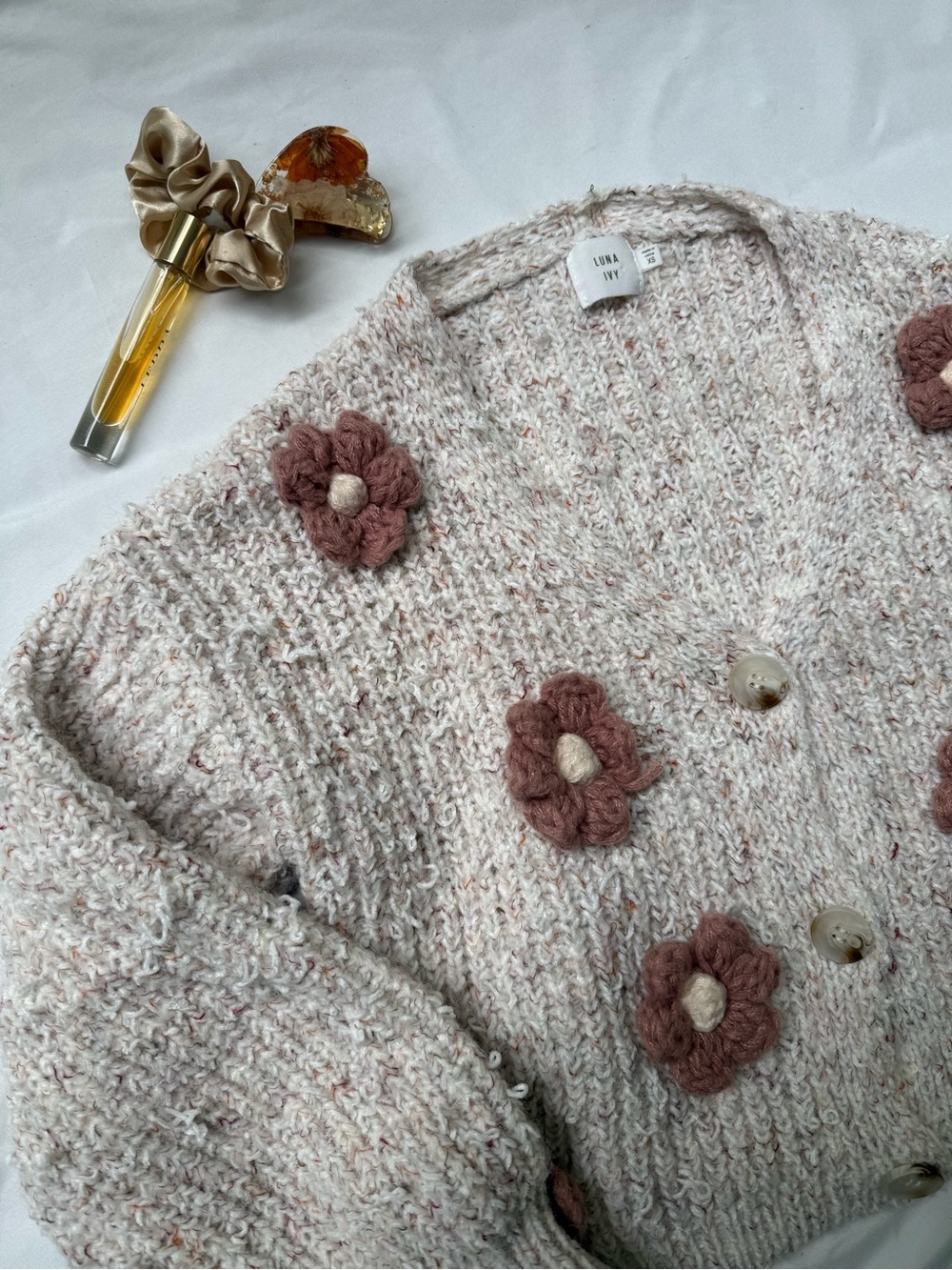Luna Ivy Floral Appliqué Chunky Knit Cardigan – Women’s XS